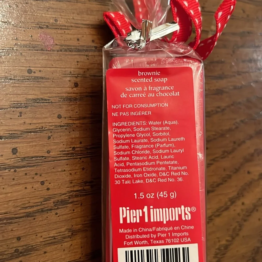 Set of 3 brownie scented Pier‎ 1 holiday soaps, NWT
